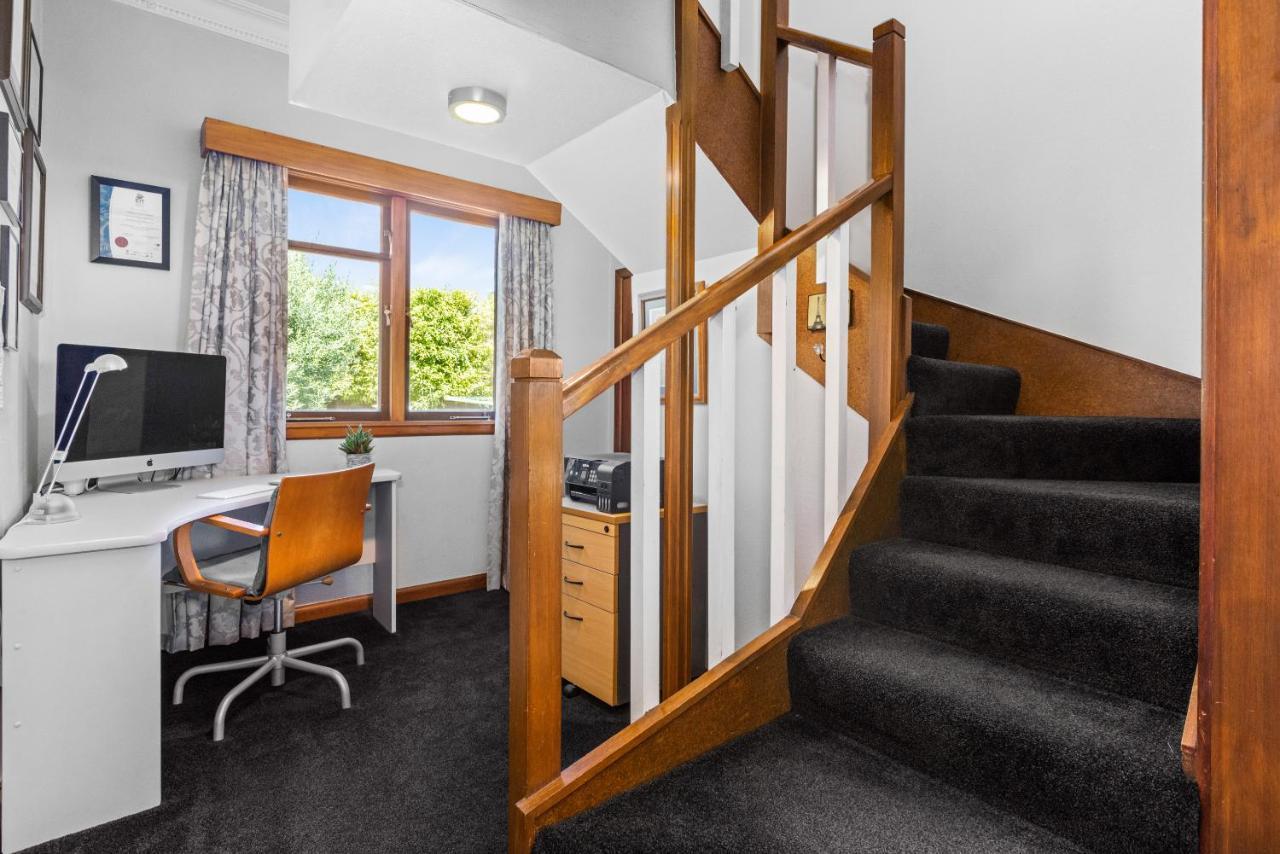Live Large In The Village Havelock North Εξωτερικό φωτογραφία