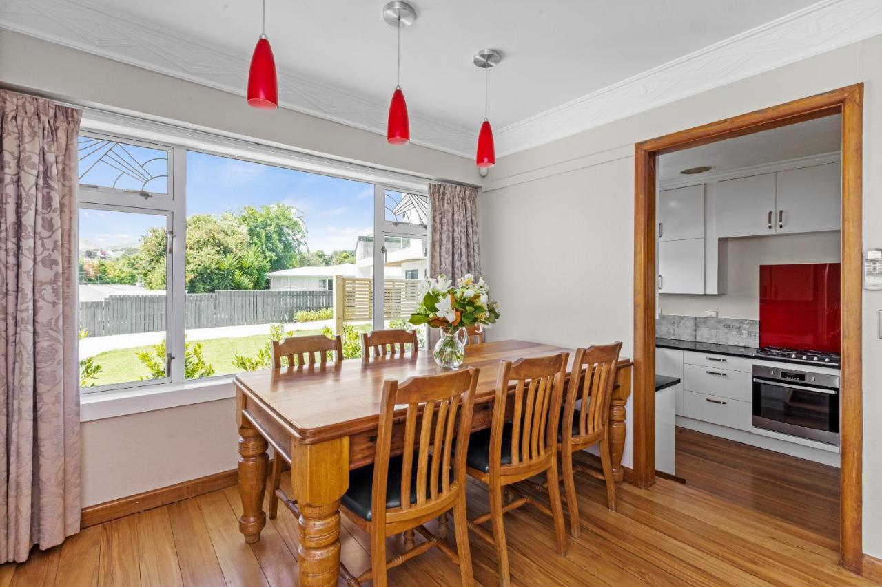 Live Large In The Village Havelock North Εξωτερικό φωτογραφία