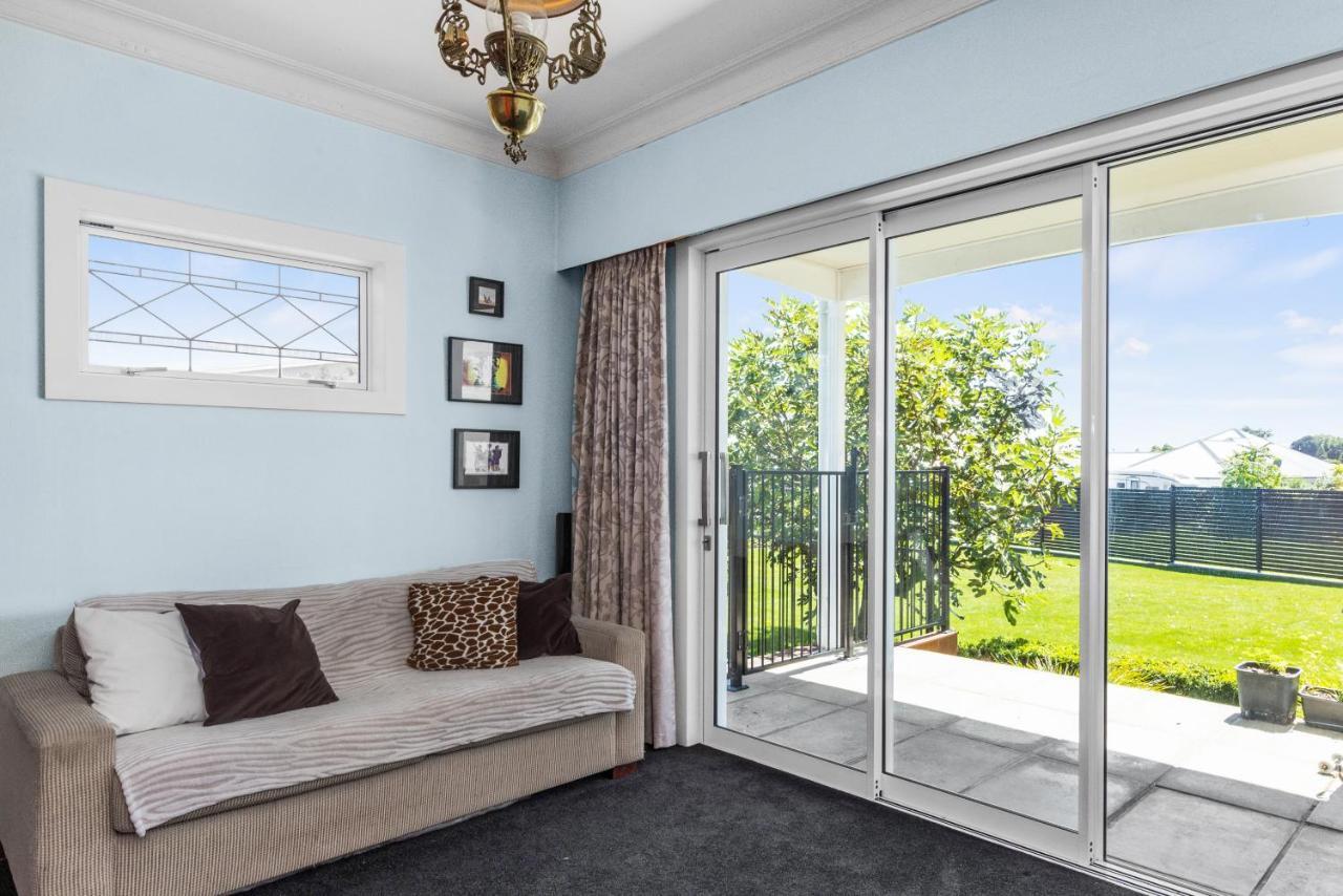 Live Large In The Village Havelock North Εξωτερικό φωτογραφία